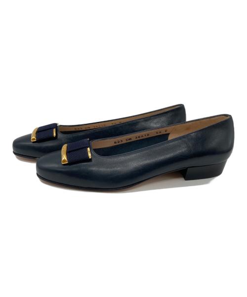 Salvatore Ferragamo（サルヴァトーレ フェラガモ）Salvatore Ferragamo (サルヴァトーレ フェラガモ) チャンキーヒールパンプス ネイビー サイズ:5 1/2の古着・服飾アイテム