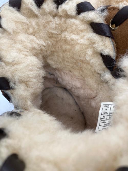 UGG（アグ）UGG (アグ) アイダーミニクラシック ショートブーツ ベージュ サイズ:24㎝の古着・服飾アイテム