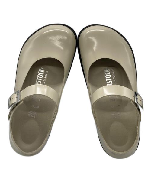 BIRKENSTOCK（ビルケンシュトック）BIRKENSTOCK (ビルケンシュトック) TOMORROW LAND (トゥモローランド) 別注 ナチュラルレザー パテントサンダル アイボリー サイズ:22.5cmの古着・服飾アイテム