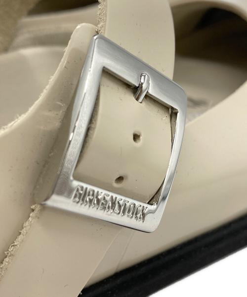 BIRKENSTOCK（ビルケンシュトック）BIRKENSTOCK (ビルケンシュトック) TOMORROW LAND (トゥモローランド) 別注 ナチュラルレザー パテントサンダル アイボリー サイズ:22.5cmの古着・服飾アイテム
