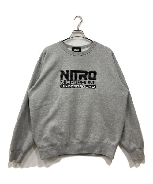nitro microphone underground（ニトロ・マイクロフォン・アンダーグラウンド）NITRO MICROPHONE UNDERGROUND (ニトロ・マイクロフォン・アンダーグラウンド) 刺繍ロゴスウェット グレー サイズ:XLの古着・服飾アイテム