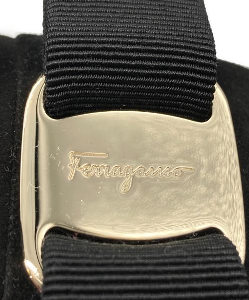 Salvatore Ferragamo（サルヴァトーレ フェラガモ）Salvatore Ferragamo (サルヴァトーレ フェラガモ) ヴァラリボン スウェードブーツ ブラック サイズ:7 1/2の古着・服飾アイテム