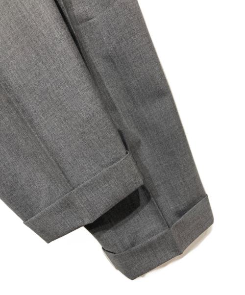 BEAMS F（ビームスエフ）BEAMS F (ビームスエフ) 2Pサイドアジャスターウールパンツ グレー サイズ:42の古着・服飾アイテム