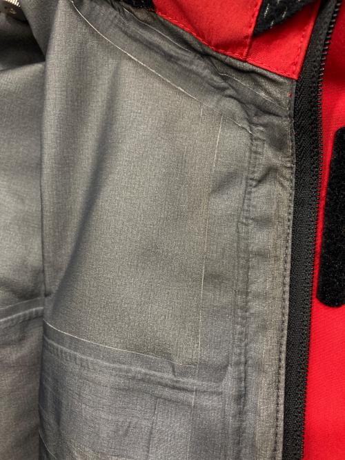 THE NORTH FACE（ザ ノース フェイス）THE NORTH FACE (ザ ノース フェイス) ジップアップジャケット ブラック×レッド サイズ:Mの古着・服飾アイテム