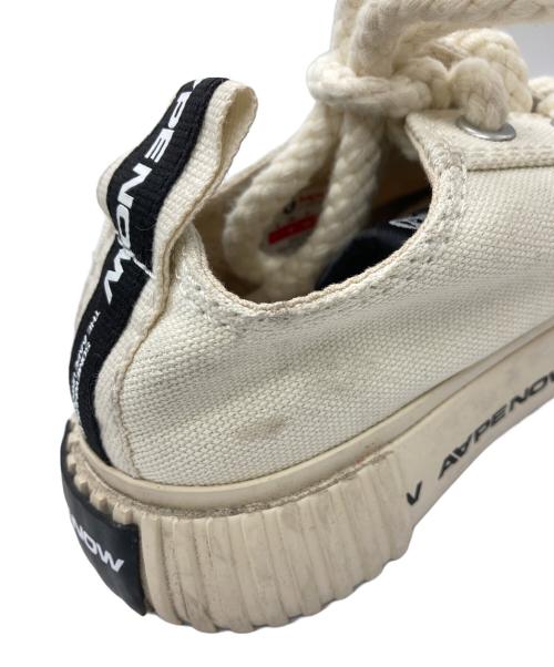 Aape BY A BATHING APE（エーエイプ バイ アベイシングエイプ）AAPE BY A BATHING APE (エーエイプ バイ アベイシングエイプ) ローカットスニーカー アイボリー サイズ:25cmの古着・服飾アイテム