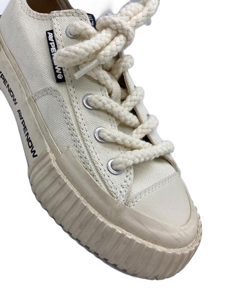 Aape BY A BATHING APE（エーエイプ バイ アベイシングエイプ）AAPE BY A BATHING APE (エーエイプ バイ アベイシングエイプ) ローカットスニーカー アイボリー サイズ:25cmの古着・服飾アイテム