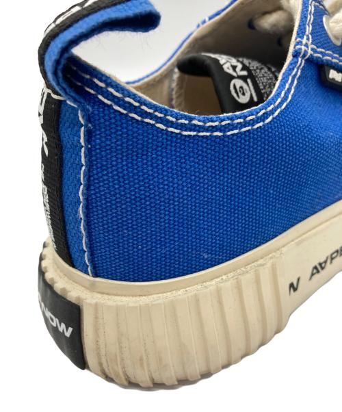 Aape BY A BATHING APE（エーエイプ バイ アベイシングエイプ）AAPE BY A BATHING APE (エーエイプ バイ アベイシングエイプ) ローカットスニーカー ホワイト×ブルー サイズ:28cmの古着・服飾アイテム