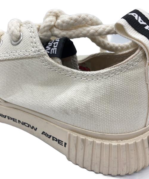 Aape BY A BATHING APE（エーエイプ バイ アベイシングエイプ）AAPE BY A BATHING APE (エーエイプ バイ アベイシングエイプ) ローカットスニーカー ホワイト サイズ:29cmの古着・服飾アイテム