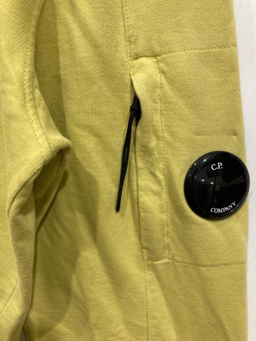 C.P COMPANY（シーピーカンパニー）C.P COMPANY (シーピーカンパニー) クルーネックスウェット イエロー サイズ:Lの古着・服飾アイテム