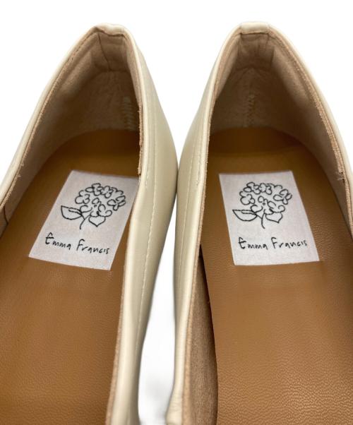 EMMA FRANCIS（エマフランシス）EMMA FRANCIS (エマフランシス) ギャザー 4cm パンプス アイボリー サイズ:24.5の古着・服飾アイテム