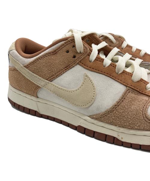 NIKE（ナイキ）NIKE (ナイキ) スニーカー ホワイト×ブラウン サイズ:28の古着・服飾アイテム