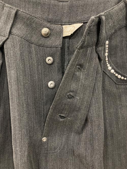 Abuku（アブク）Abuku (アブク) パールスタッズワイドタックヘリンボーンスラックス グレー サイズ:Mの古着・服飾アイテム