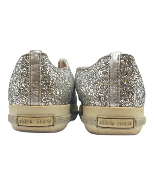 MIU MIU（ミュウミュウ）MIU MIU (ミュウミュウ) ビジューグリッターローカットスニーカー シルバー サイズ:36 1/2の古着・服飾アイテム