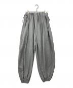 MAISON SPECIALメゾンスペシャル）の古着「Asymmetrical Balloon Pants」｜グレー