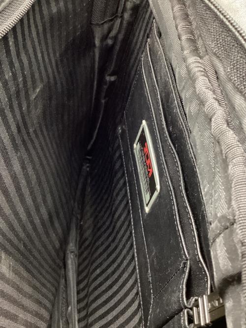 TUMI（トゥミ）TUMI (トゥミ) 拡張式レザービジネスバッグ ブラックの古着・服飾アイテム