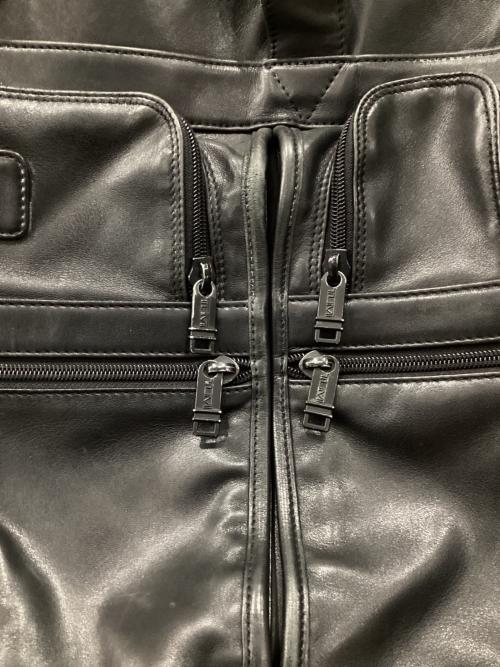 TUMI（トゥミ）TUMI (トゥミ) 拡張式レザービジネスバッグ ブラックの古着・服飾アイテム