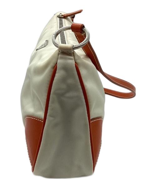 PRADA（プラダ）PRADA (プラダ) ショルダーバッグ ホワイト・オレンジの古着・服飾アイテム