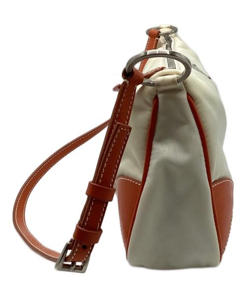 PRADA（プラダ）PRADA (プラダ) ショルダーバッグ ホワイト・オレンジの古着・服飾アイテム