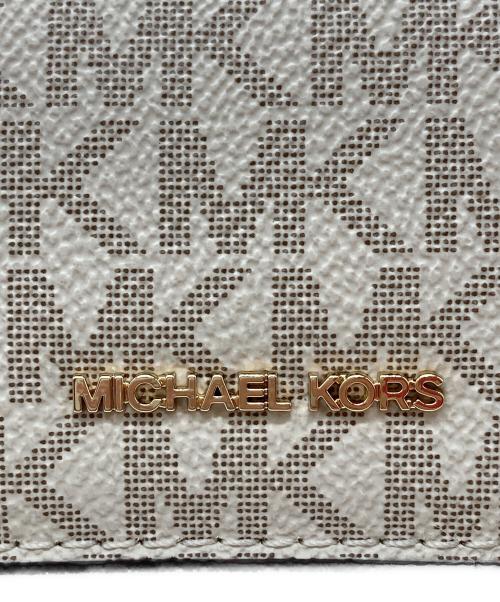 MICHAEL KORS（マイケルコース）MICHAEL KORS (マイケルコース) ショルダーバッグ ホワイトの古着・服飾アイテム