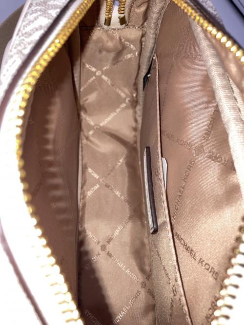 MICHAEL KORS（マイケルコース）MICHAEL KORS (マイケルコース) ショルダーバッグ アイボリーの古着・服飾アイテム
