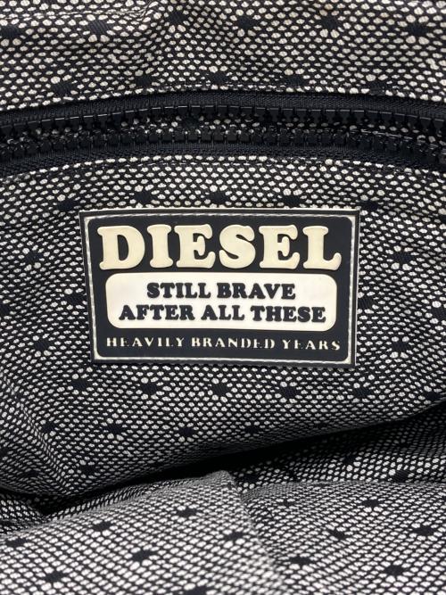 DIESEL（ディーゼル）DIESEL (ディーゼル) メタルロゴトートバッグ カーキの古着・服飾アイテム