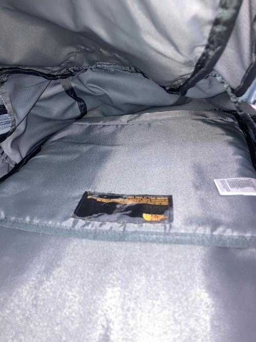 THE NORTH FACE（ザ ノース フェイス）THE NORTH FACE (ザ ノース フェイス) リュック グレーの古着・服飾アイテム