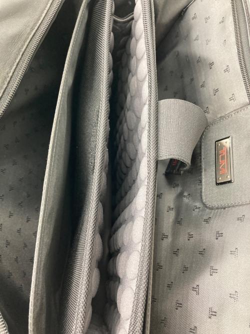 TUMI（トゥミ）TUMI (トゥミ) エクスパンダブル・オーガナイザー・コンピューター・ブリーフケース ブラックの古着・服飾アイテム