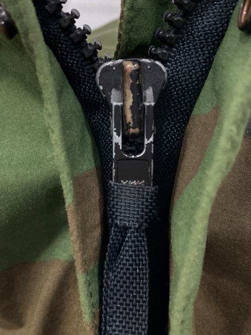 US ARMY（ユーエスアーミー）US ARMY (ユーエスアーミー) ウッドランドカモパーカー カーキ サイズ:Sの古着・服飾アイテム