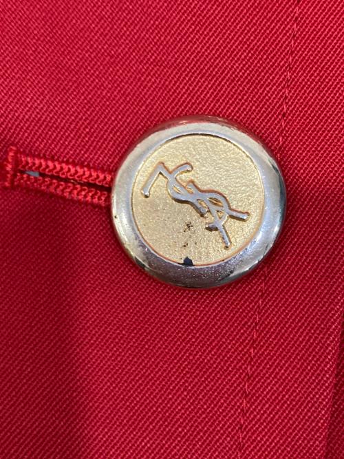 Yves Saint Laurent（イヴサンローラン）Yves Saint Laurent (イヴサンローラン) 金釦ノーカラージャケット レッド サイズ:36の古着・服飾アイテム