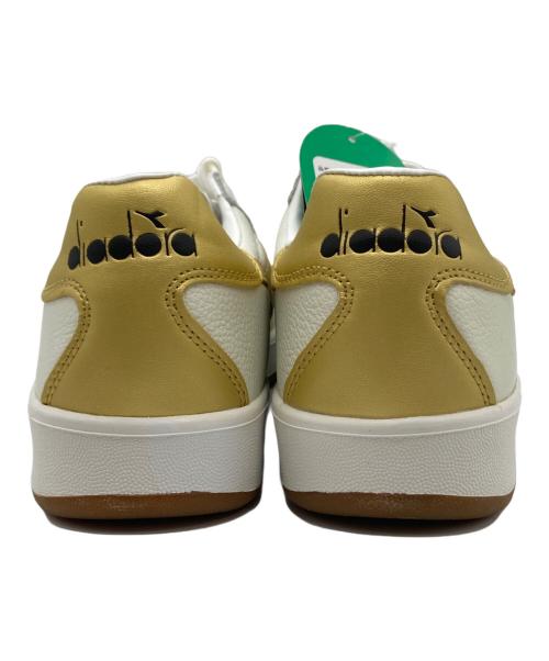 DIADORA（ディアドラ）DIADORA (ディアドラ) スニーカー ホワイト×ゴールド サイズ:26.5cm 未使用品の古着・服飾アイテム