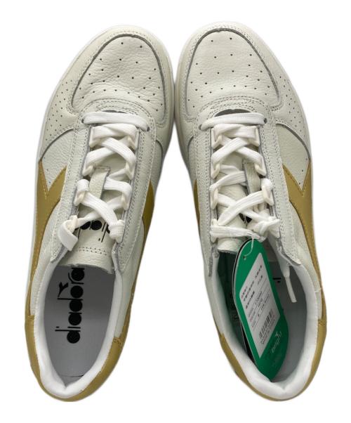 DIADORA（ディアドラ）DIADORA (ディアドラ) スニーカー ホワイト×ゴールド サイズ:26.5cm 未使用品の古着・服飾アイテム