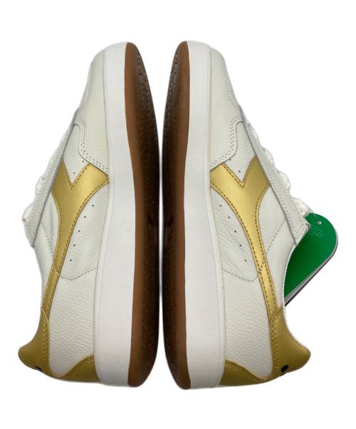 DIADORA（ディアドラ）DIADORA (ディアドラ) スニーカー ホワイト×ゴールド サイズ:26.5cm 未使用品の古着・服飾アイテム