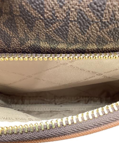MICHAEL KORS（マイケルコース）MICHAEL KORS (マイケルコース) シグネチャーミニショルダーバッグ ブラウン 未使用品の古着・服飾アイテム