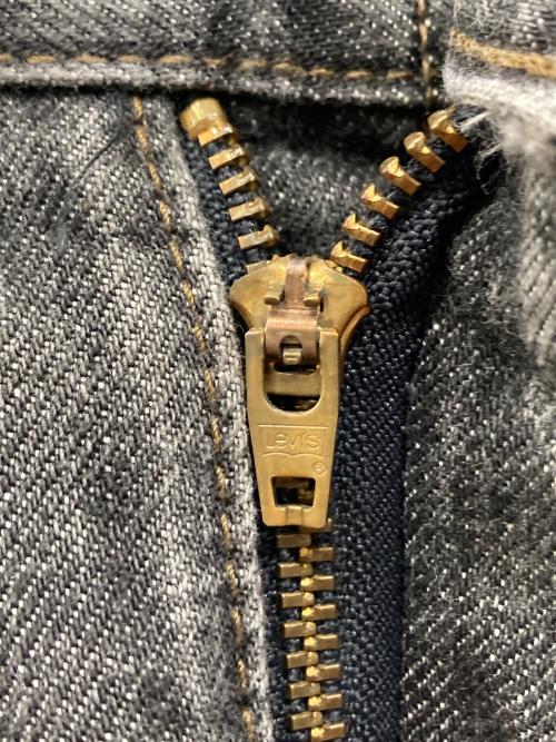 LEVI'S（リーバイス）LEVI'S (リーバイス) 先染めブラックデニムパンツ ブラック サイズ:29の古着・服飾アイテム