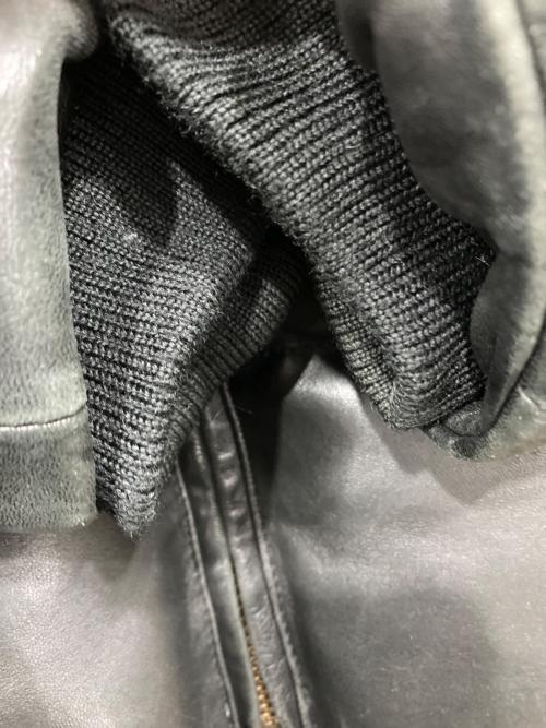AVIREX（アヴィレックス）AVIREX (アヴィレックス) シープレザー ダウンジャケット ブラック サイズ:Mの古着・服飾アイテム