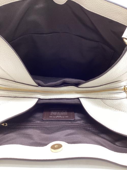 COACH（コーチ）COACH (コーチ) ペブルド レザー レクシー ショルダーバッグ ホワイトの古着・服飾アイテム