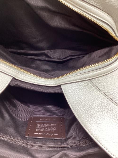 COACH（コーチ）COACH (コーチ) ペブルド レザー レクシー ショルダーバッグ ホワイトの古着・服飾アイテム