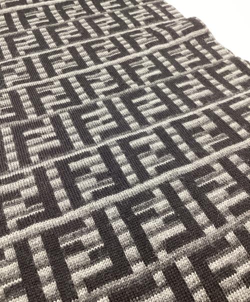 FENDI（フェンディ）FENDI (フェンディ) ズッカ ウールマフラー ブラック×グレーの古着・服飾アイテム