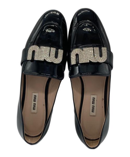 MIU MIU（ミュウミュウ）MIU MIU (ミュウミュウ) ビジューエナメルパンプス ブラック サイズ:37の古着・服飾アイテム