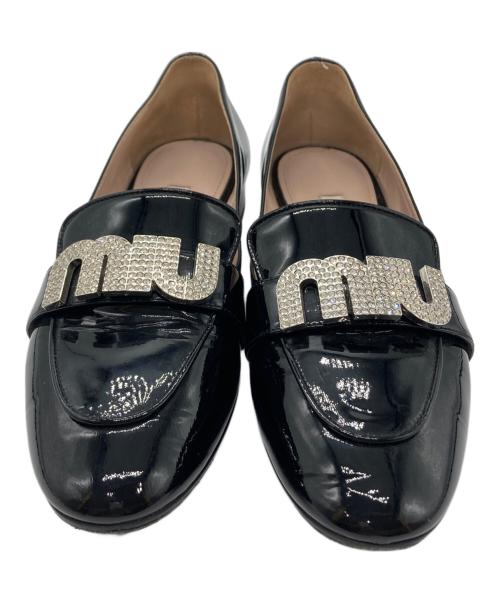 MIU MIU（ミュウミュウ）MIU MIU (ミュウミュウ) ビジューエナメルパンプス ブラック サイズ:37の古着・服飾アイテム