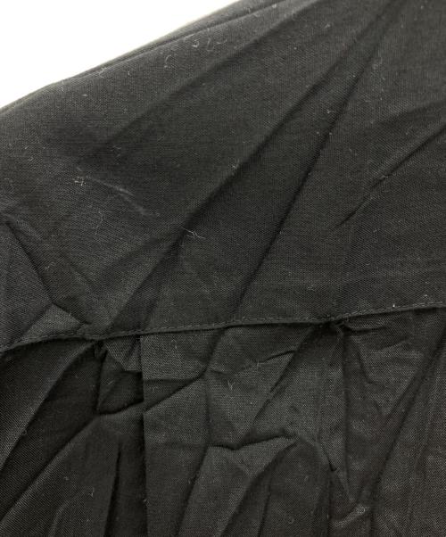 ISSEY MIYAKE MEN（イッセイミヤケメン）ISSEY MIYAKE MEN (イッセイミヤケメン) プリーツ加工シャツ ブラック サイズ:Ｓの古着・服飾アイテム