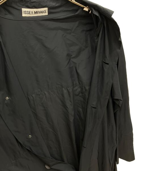 ISSEY MIYAKE（イッセイミヤケ）ISSEY MIYAKE (イッセイミヤケ) ナイロンオーバーコート ブラック サイズ:Ｌの古着・服飾アイテム