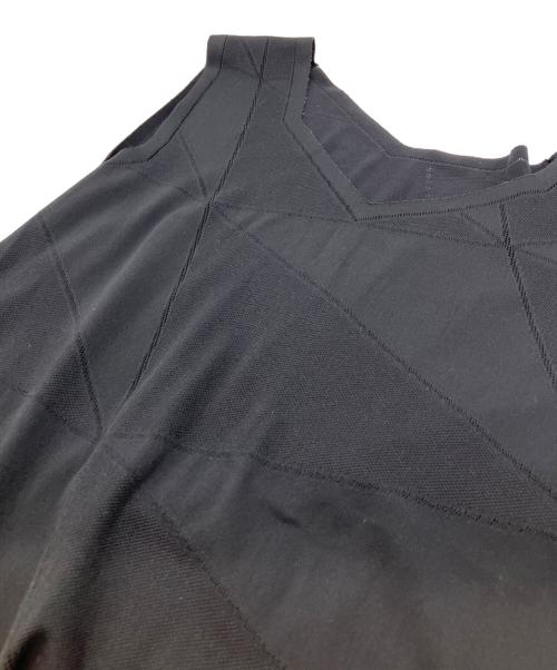 ISSEY MIYAKE（イッセイミヤケ）ISSEY MIYAKE (イッセイミヤケ) ノースリーブカットソー ブラック サイズ:2の古着・服飾アイテム