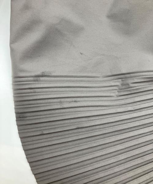 ISSEY MIYAKE（イッセイミヤケ）ISSEY MIYAKE (イッセイミヤケ) イージーパンツ／HEM PLEATED PANTS グレー サイズ:2の古着・服飾アイテム