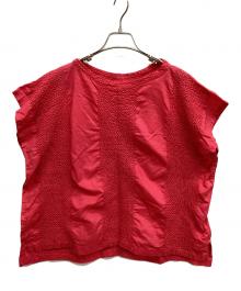 me ISSEY MIYAKE（ミーイッセイ ミヤケ）の古着「ノースリーブカットソー」｜レッド