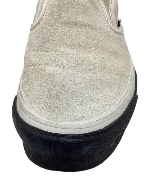 VANS（ヴァンズ）VANS (バンズ) WTAPS (ダブルタップス) OG CLASSIC SLIPON オージークラシックスリッポン ローカットスニーカー ホワイト サイズ:8.5の古着・服飾アイテム