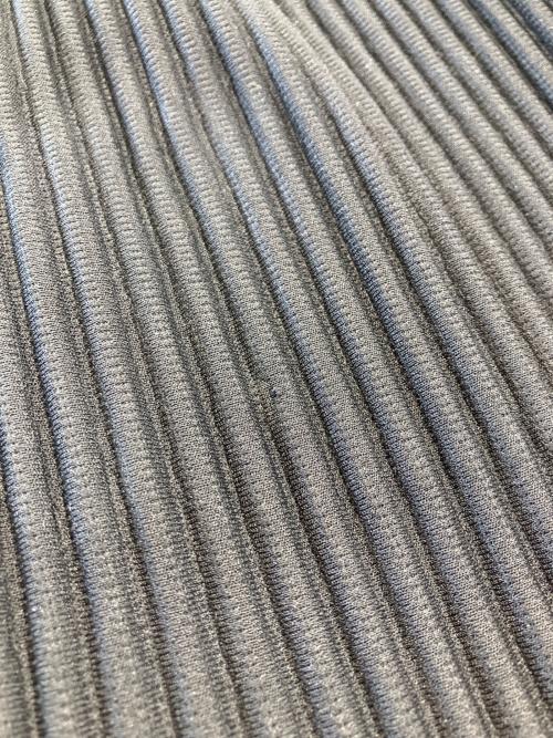 HOMME PLISSE ISSEY MIYAKE（オム プリッセ イッセイ ミヤケ）HOMME PLISSE ISSEY MIYAKE (オム プリッセ イッセイ ミヤケ) プリーツクロップドパンツ ブラック サイズ:1の古着・服飾アイテム