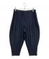 HOMME PLISSE ISSEY MIYAKE（オム プリッセ イッセイ ミヤケ）の古着「ベーシックスプリーツテーパードパンツ」｜ネイビー