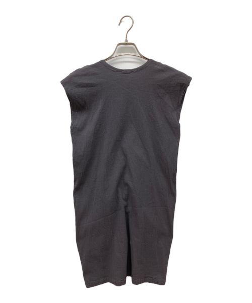 ISSEY MIYAKE me（イッセイ ミヤケ ミー）ISSEY MIYAKE ME (イッセイ ミヤケ ミー) シワ加工ストレッチ変形ベスト グレー サイズ:-の古着・服飾アイテム
