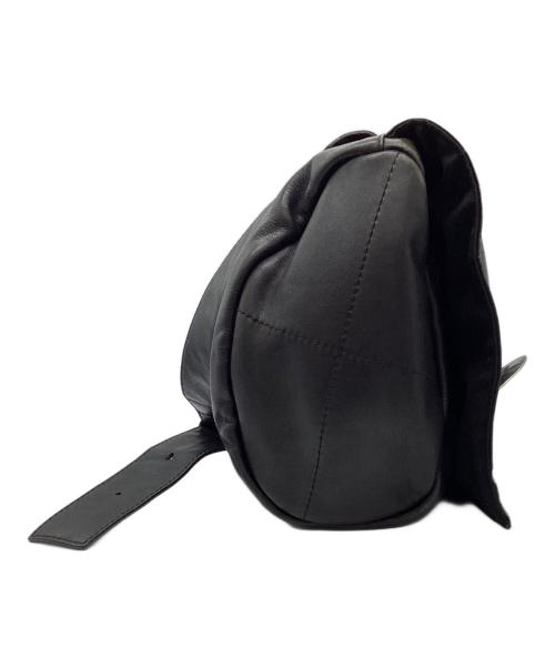 kawa-kawa（カワカワ）kawa-kawa (カワカワ) ビッグボタン レザーショルダーバッグ ブラックの古着・服飾アイテム